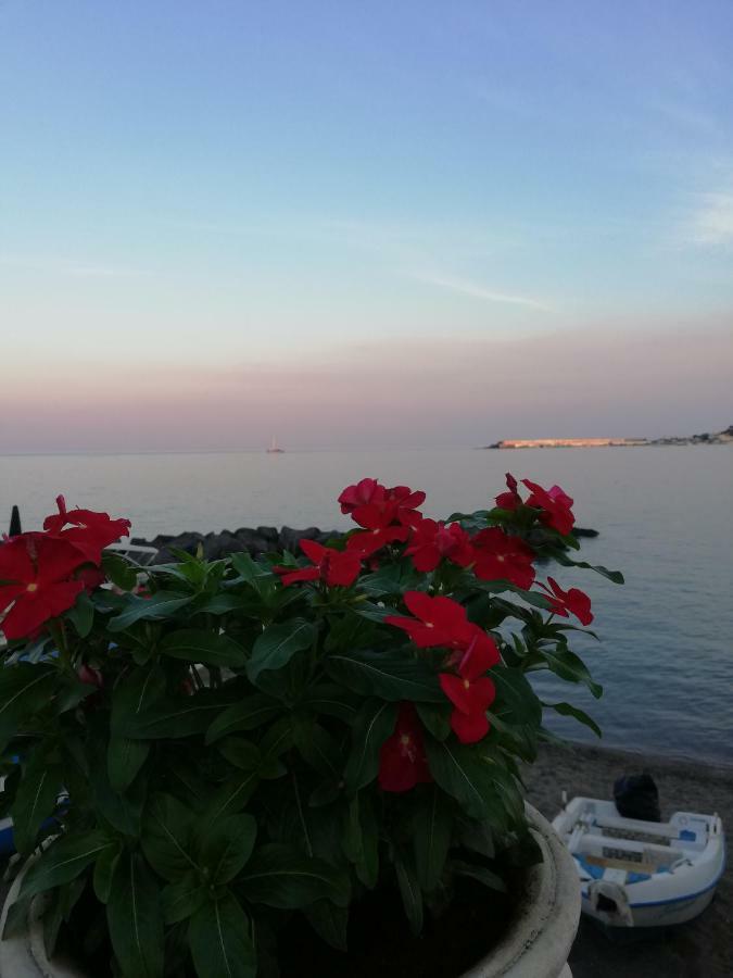 Casa Vacanze Aloha Giardini-Naxos Extérieur photo